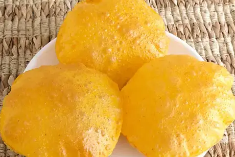 Puffed Puri (તળેલી પૂરી)